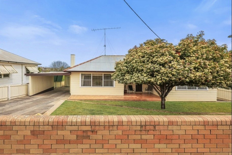 77 Peel Street TAMWORTH 1