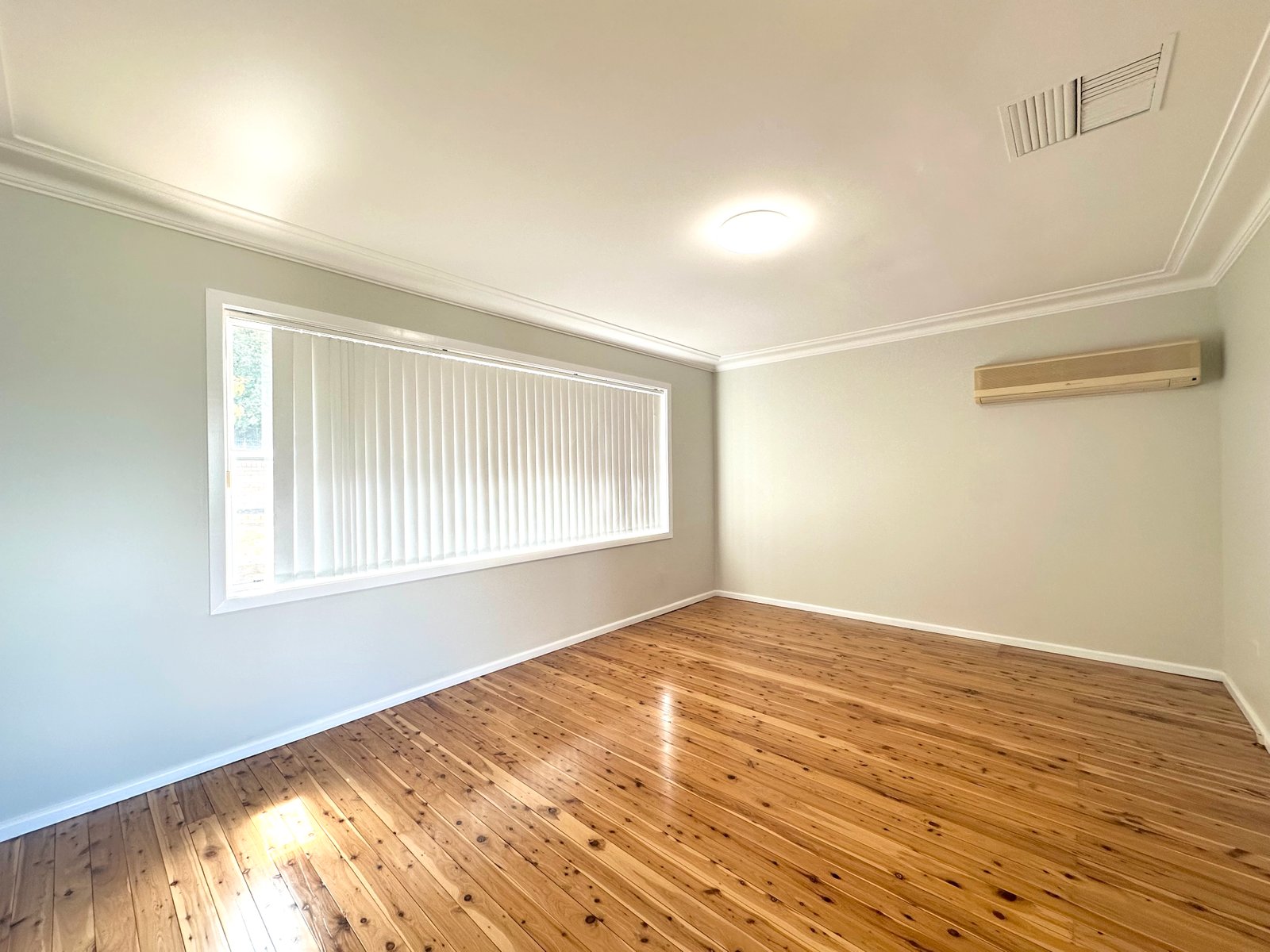 77 Peel Street TAMWORTH 5