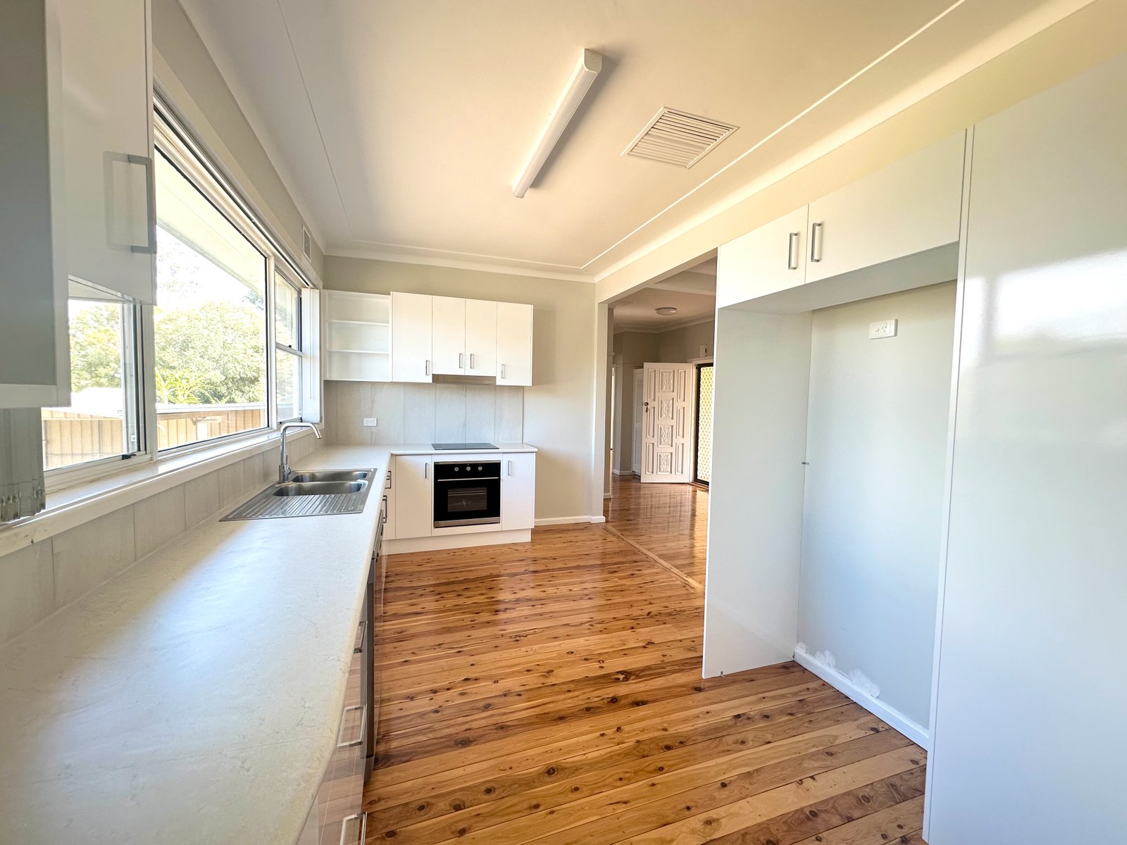 77 Peel Street TAMWORTH 7