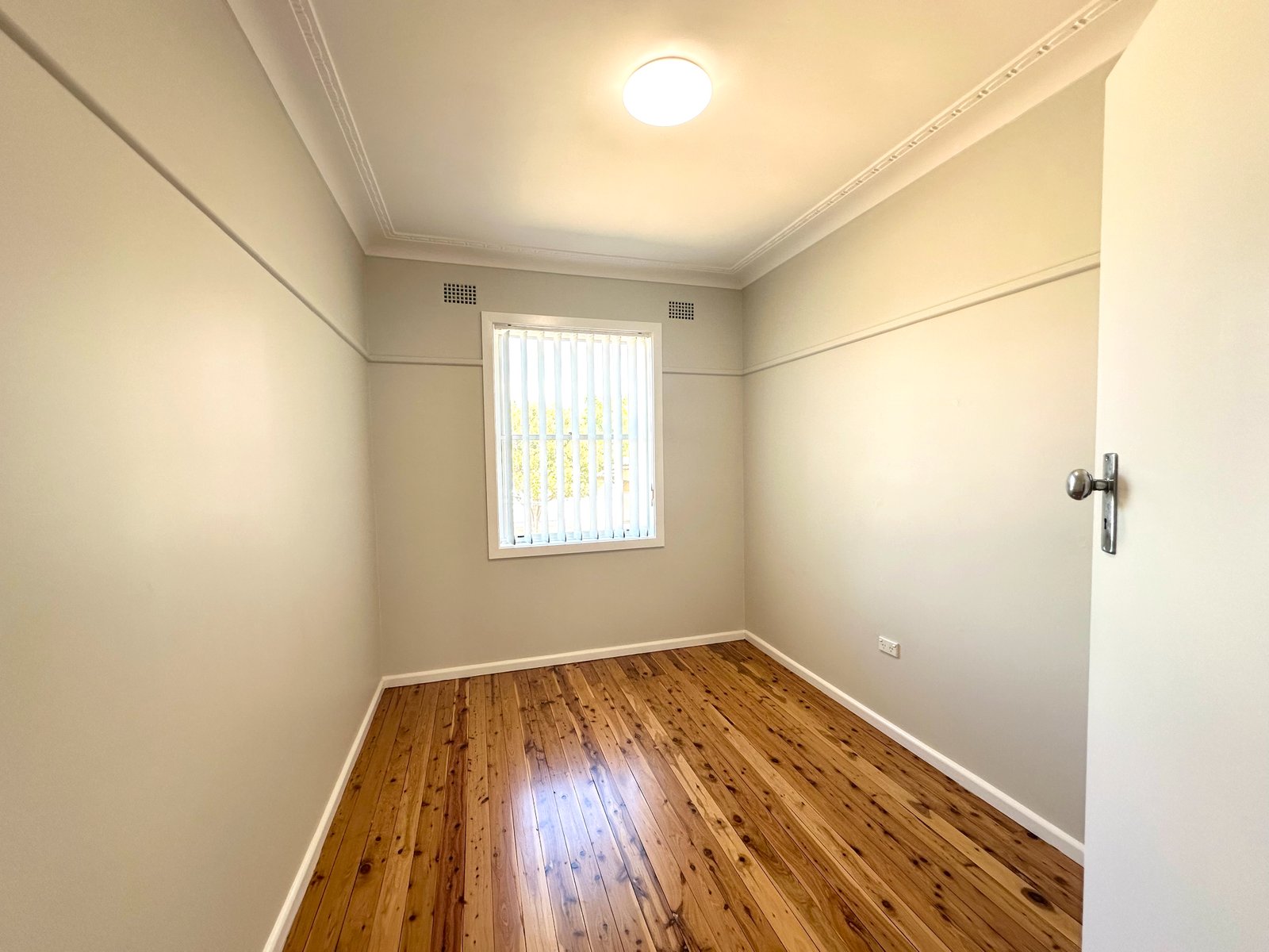 77 Peel Street TAMWORTH 10