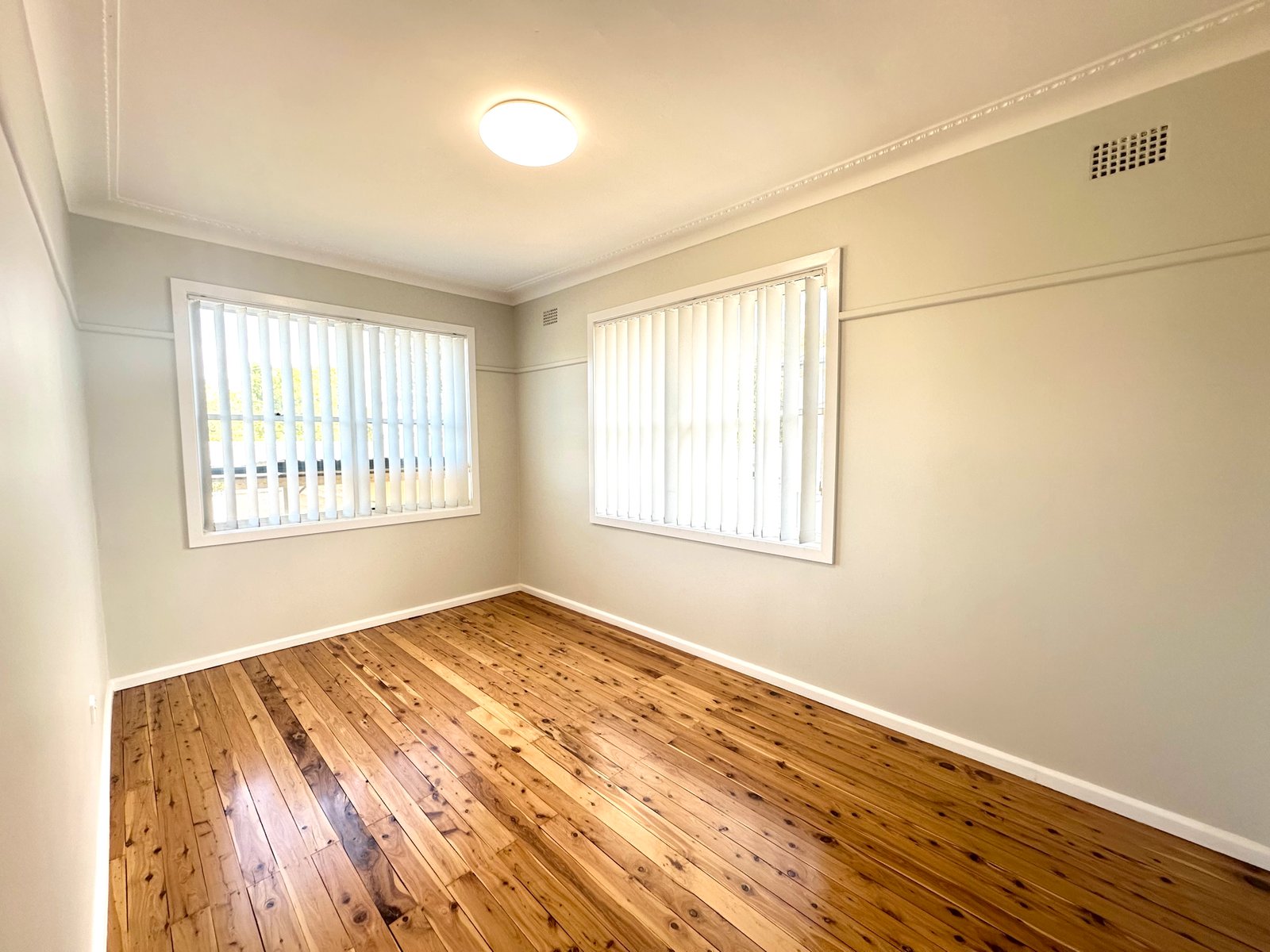 77 Peel Street TAMWORTH 12