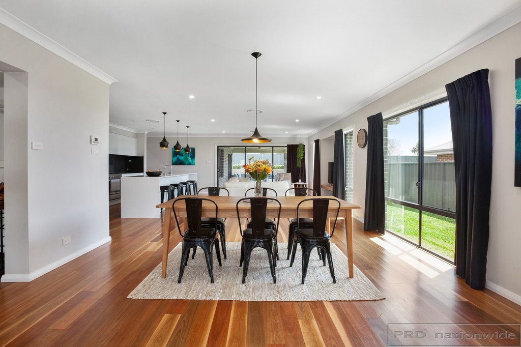 77 Radiant Avenue BOLWARRA HEIGHTS 3