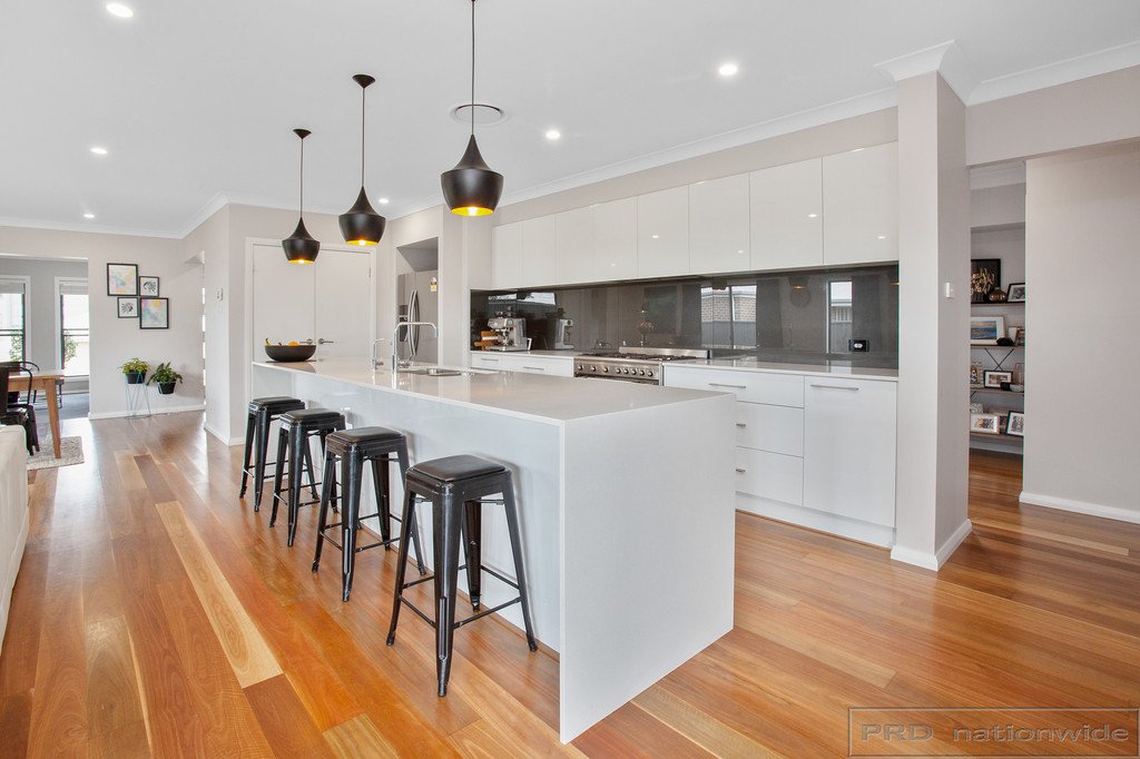 77 Radiant Avenue BOLWARRA HEIGHTS 6