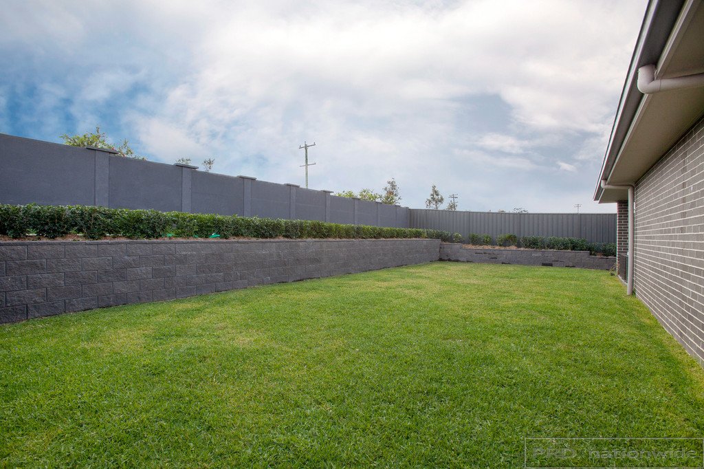 77 Radiant Avenue BOLWARRA HEIGHTS 17