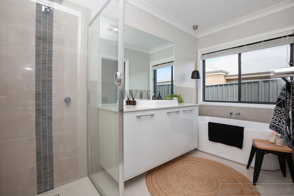 77 Radiant Avenue BOLWARRA HEIGHTS 23