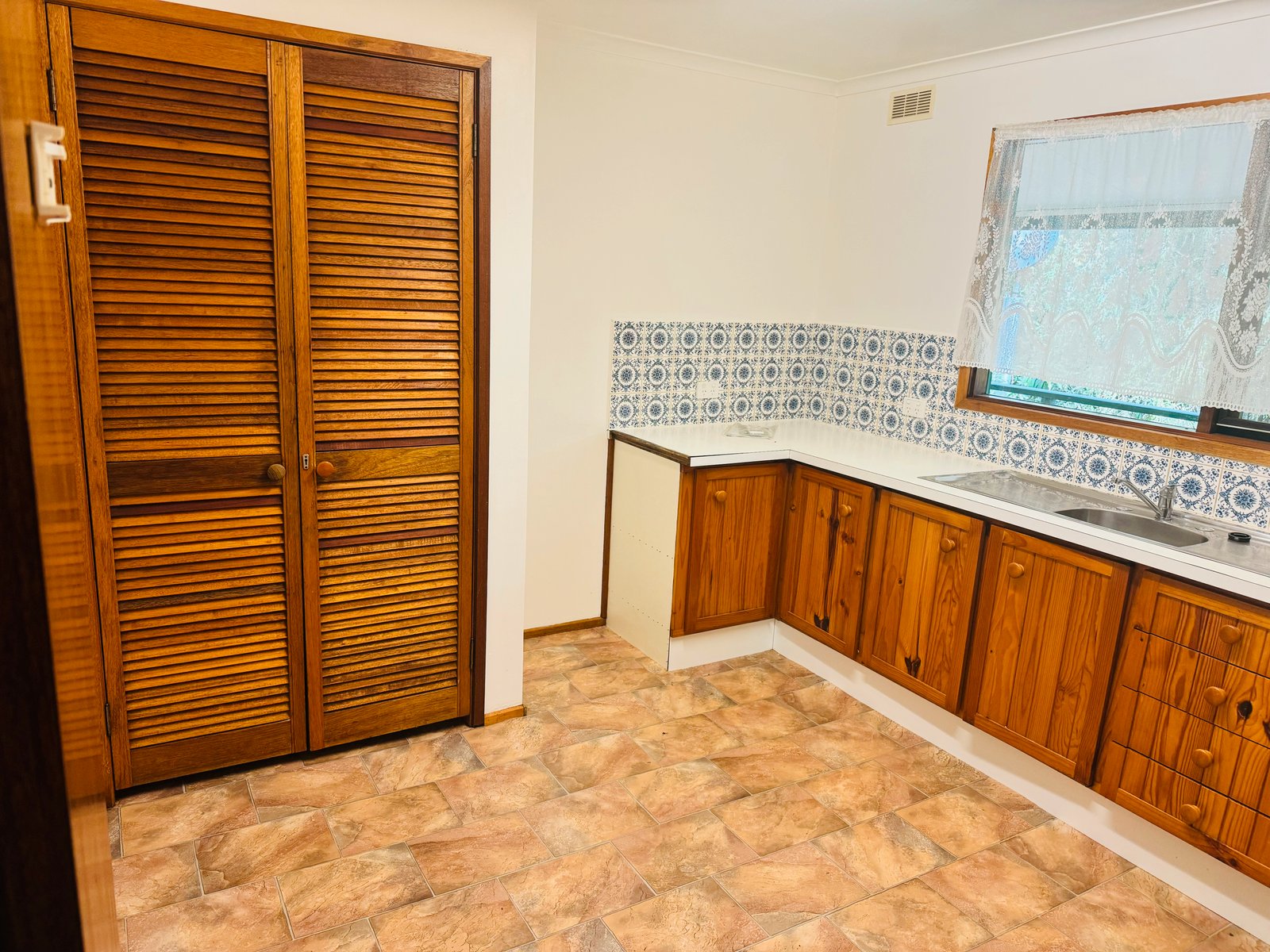 Real Estate and Property in 77 Ryans Road, Woodend, VIC