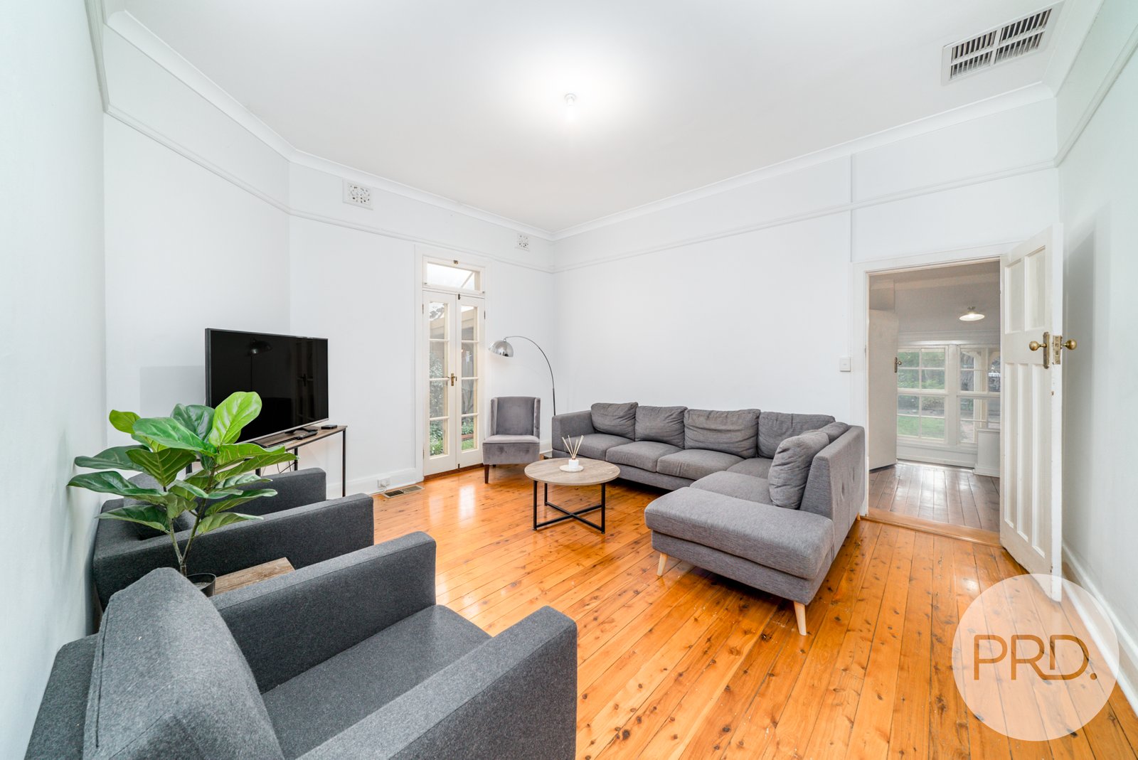 77 Simmons Street WAGGA WAGGA 3