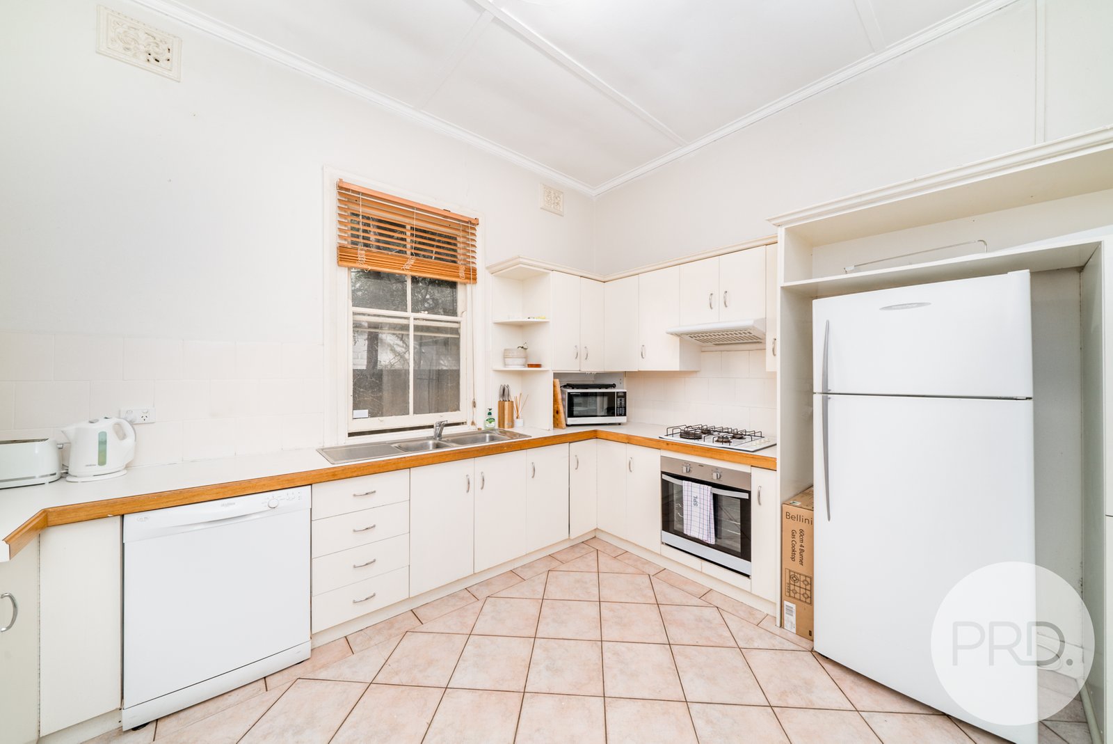 77 Simmons Street WAGGA WAGGA 6