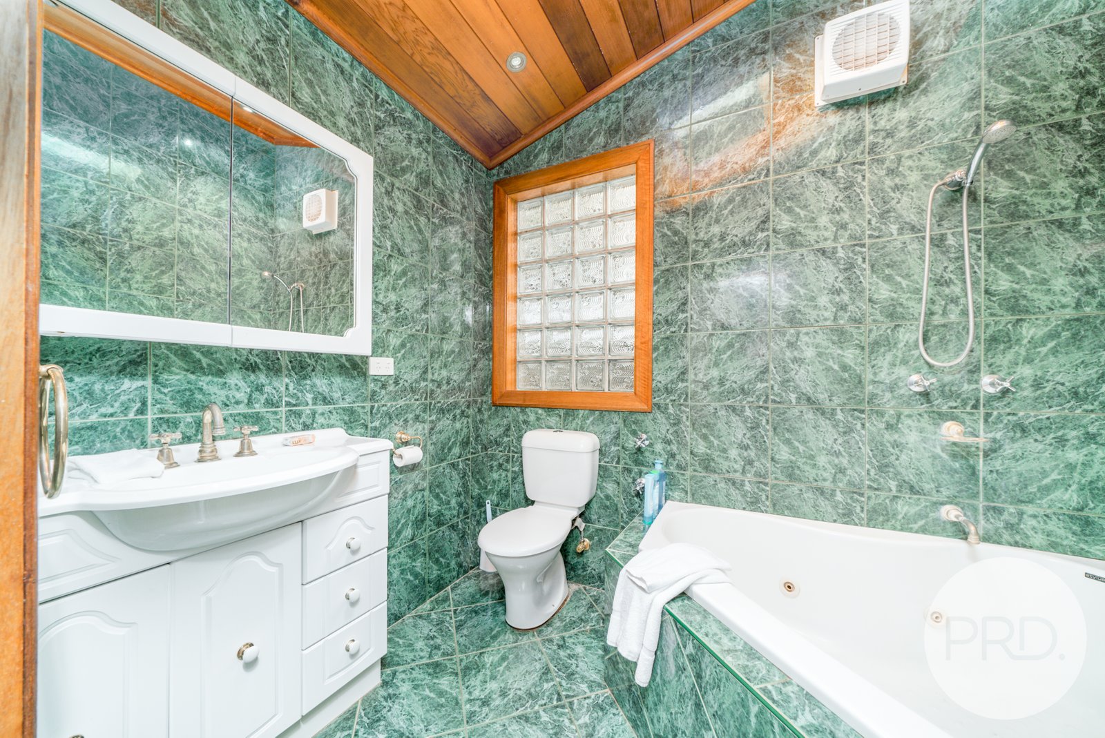 77 Simmons Street WAGGA WAGGA 11