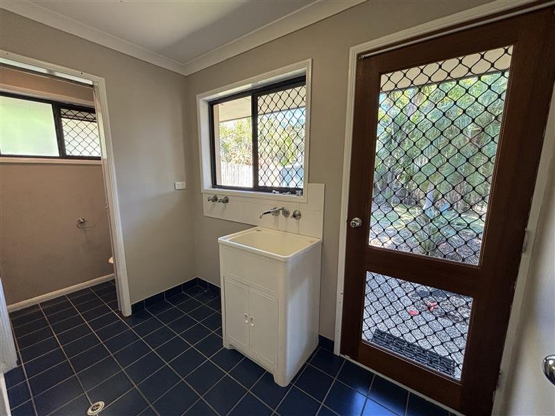 77 Slater Avenue BLACKS BEACH 11