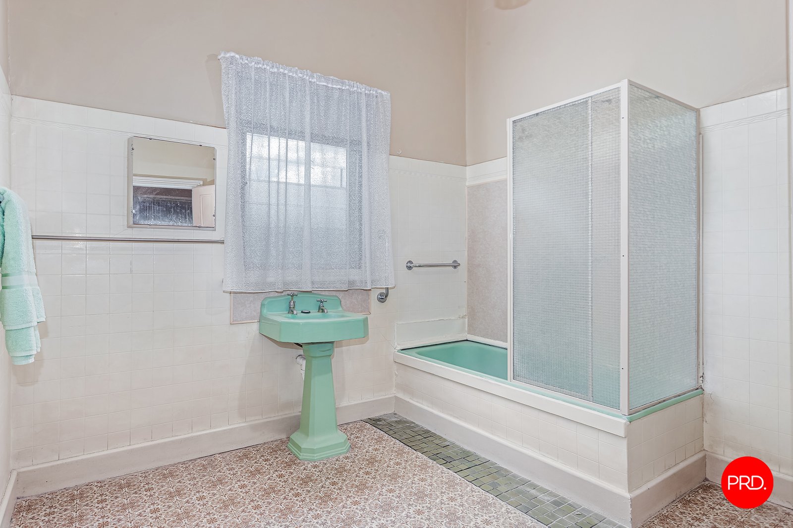 77 Sternberg Street KENNINGTON 8