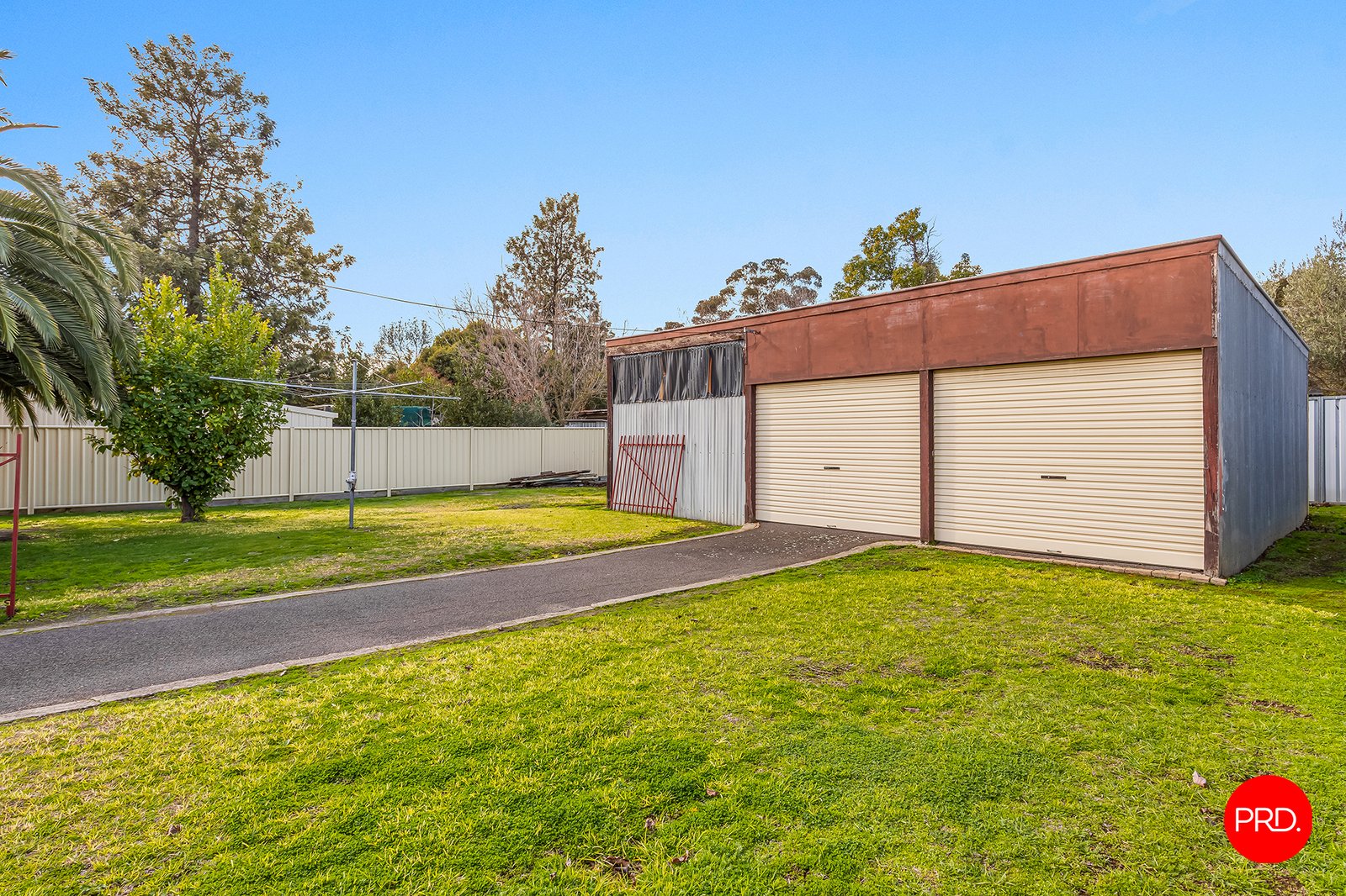 77 Sternberg Street KENNINGTON 13