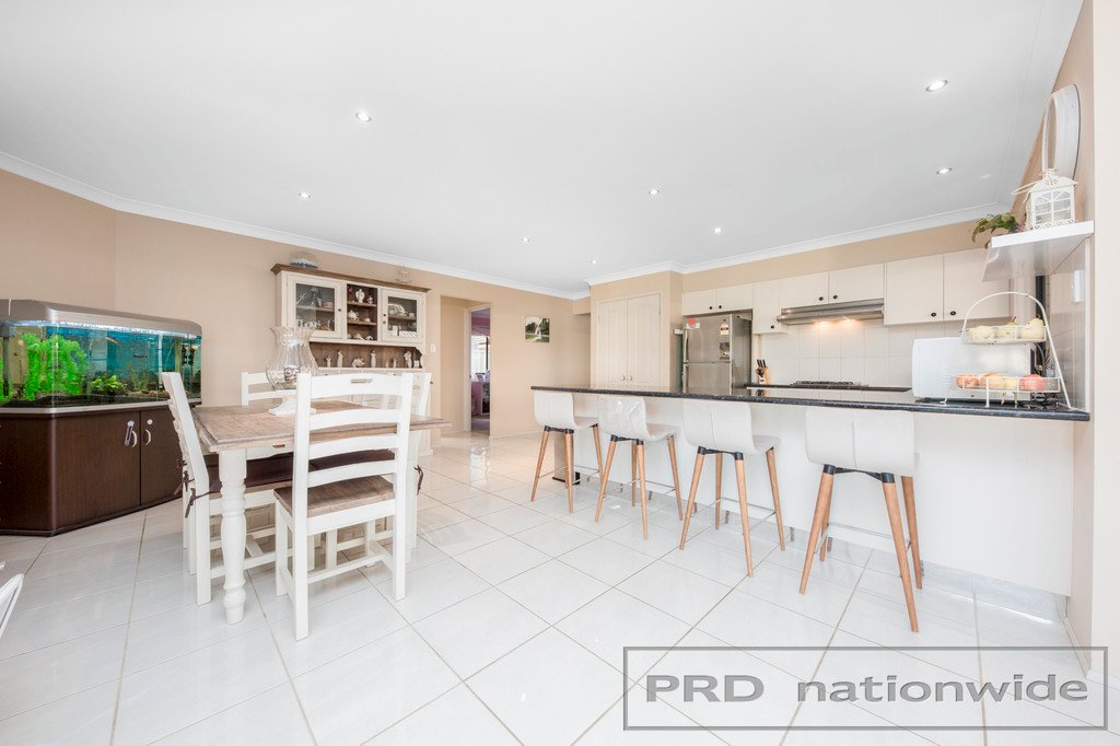 77 Streeton Drive METFORD 5