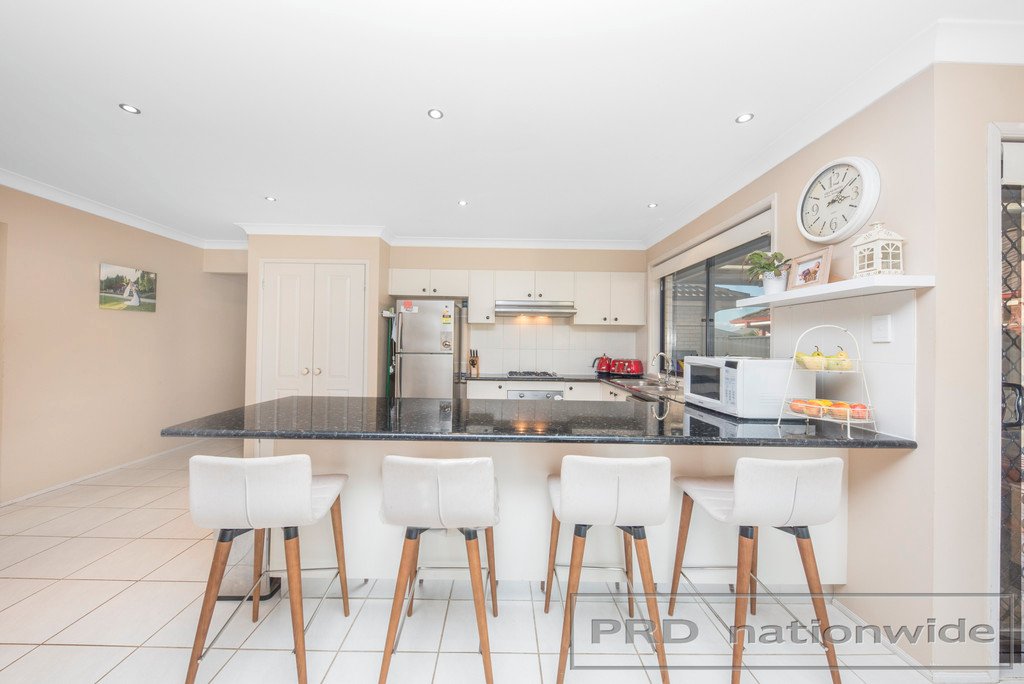 77 Streeton Drive METFORD 6