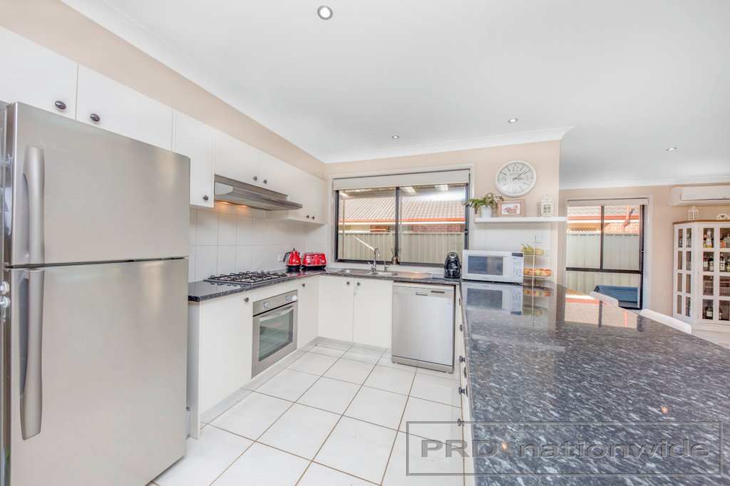77 Streeton Drive METFORD 8
