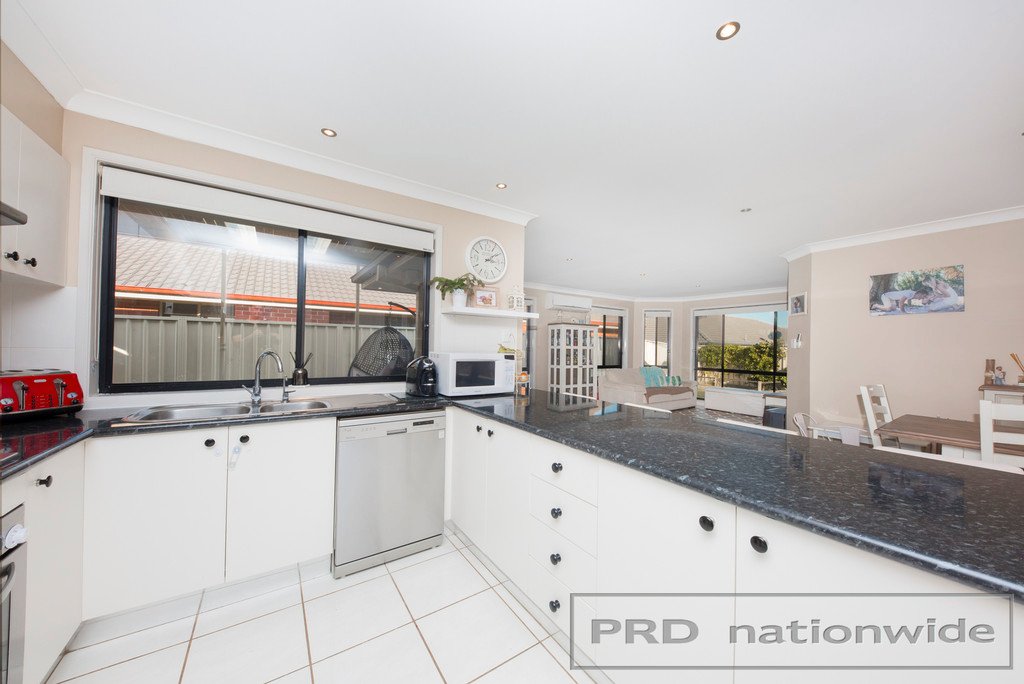 77 Streeton Drive METFORD 9