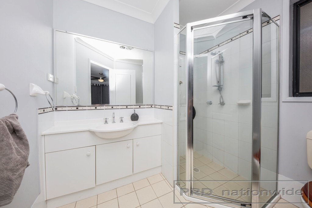 77 Streeton Drive METFORD 13