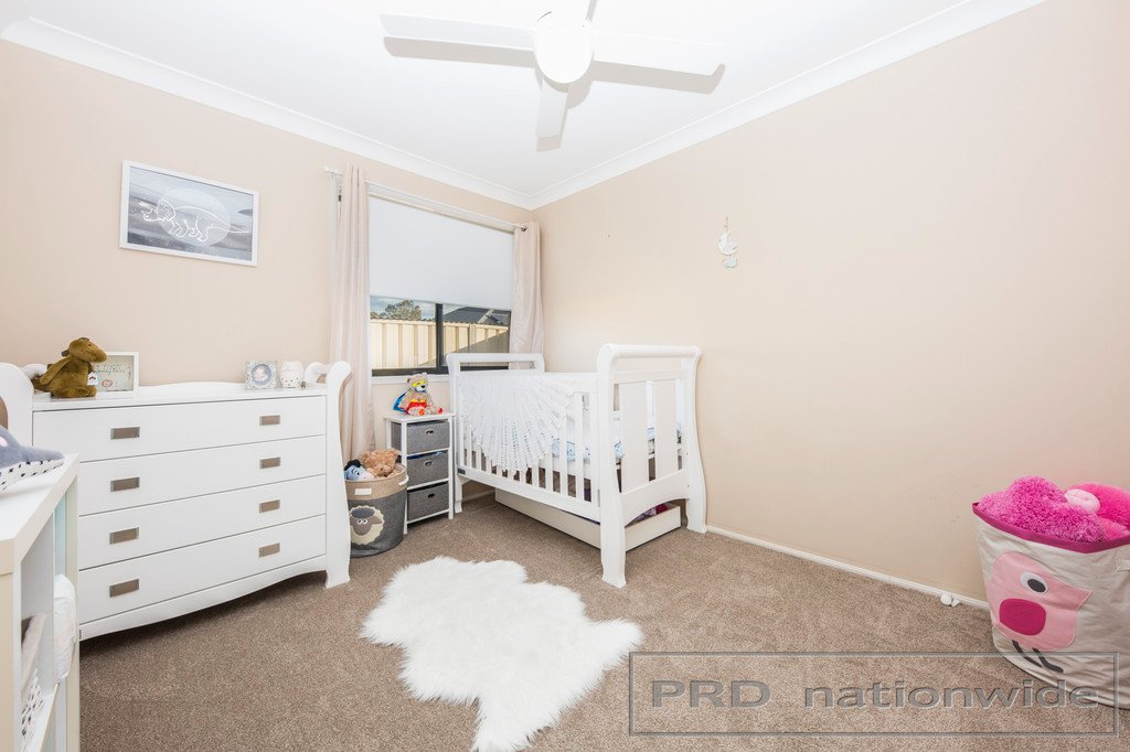 77 Streeton Drive METFORD 14