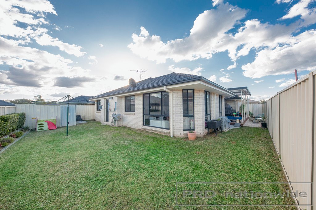77 Streeton Drive METFORD 24