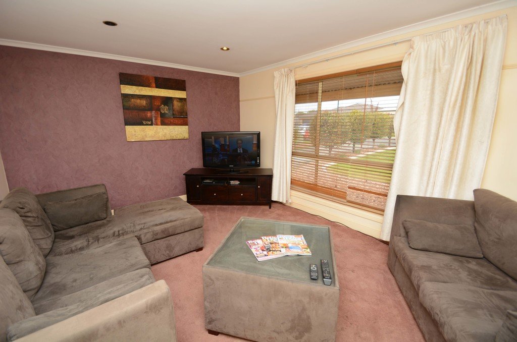 77 Summer Drive BURONGA 2