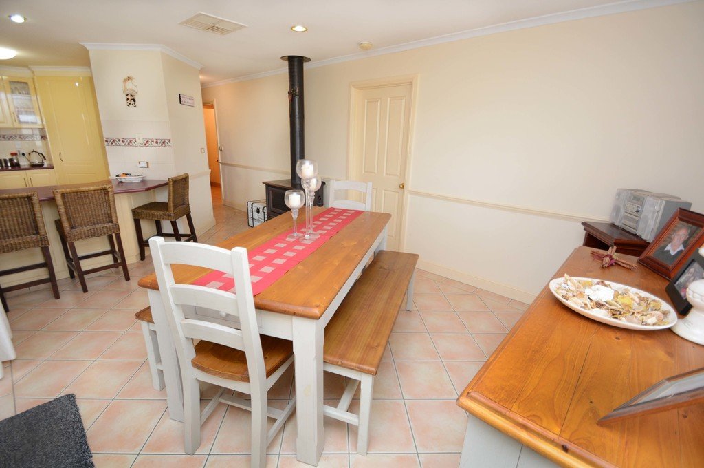 77 Summer Drive BURONGA 3