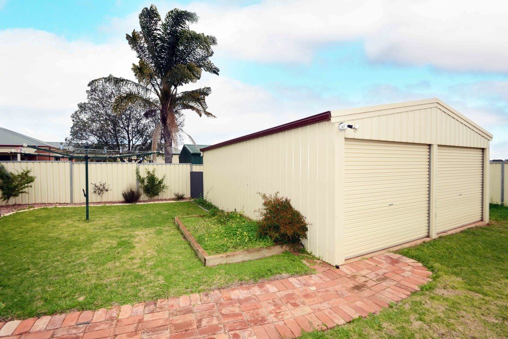 77 Summer Drive BURONGA 10