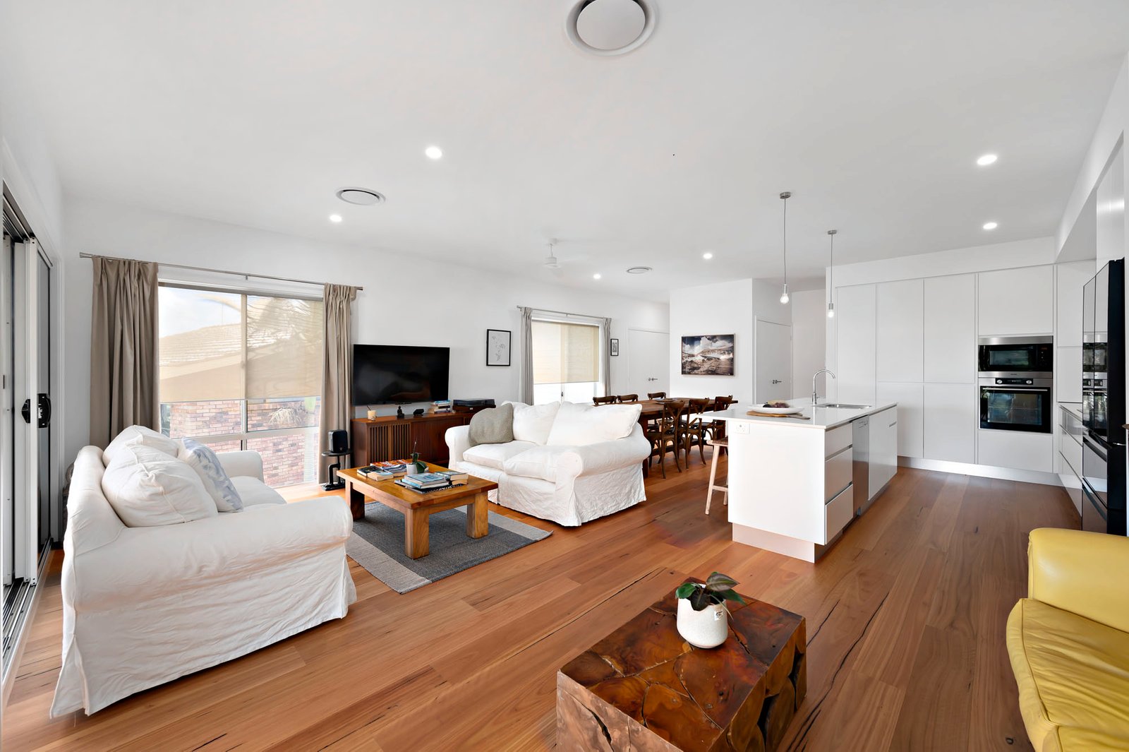 77 The Peninsula  CORLETTE 8