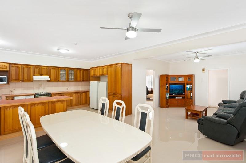 77 Thomas Street PICNIC POINT 4