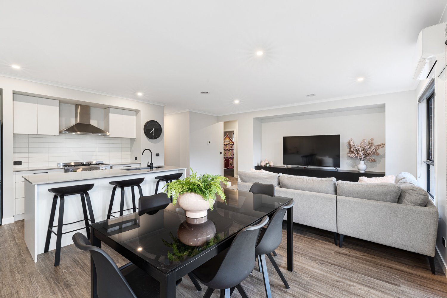 Gallery: 77 Verdale Drive
