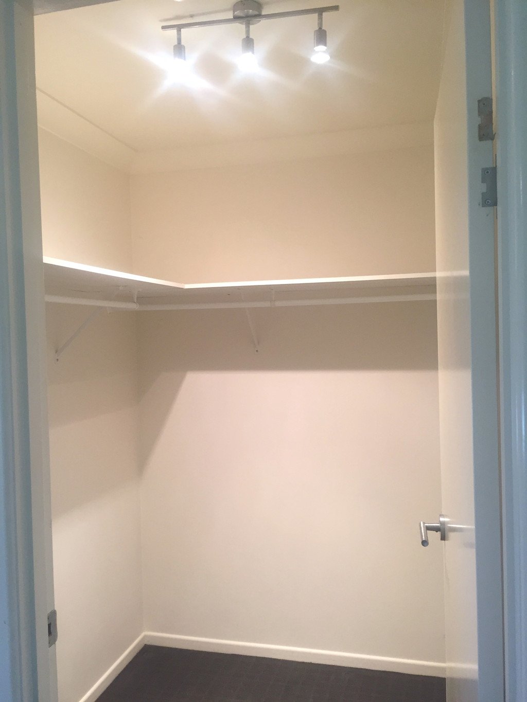 77 Wellington Street VIRGINIA 6