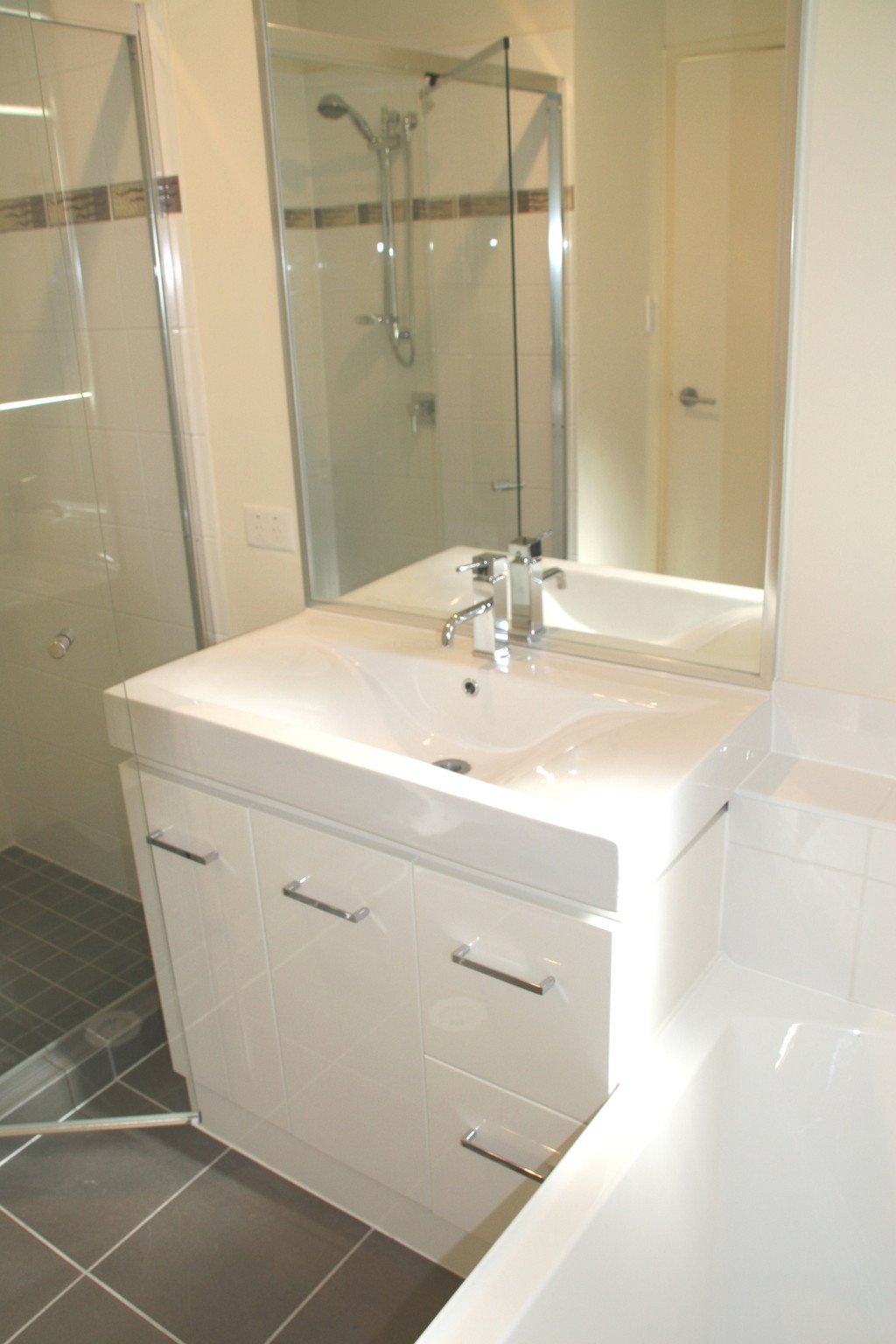 77 Wellington Street VIRGINIA 9