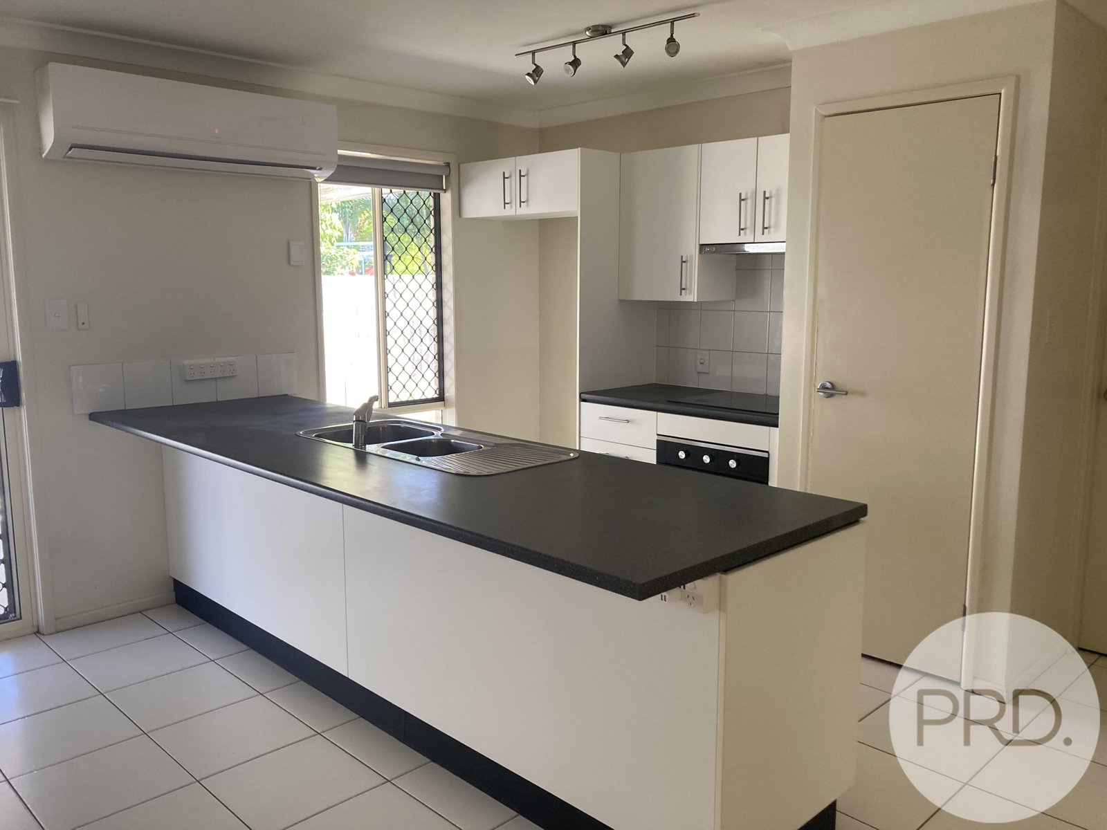 77 Wellington Street VIRGINIA 2