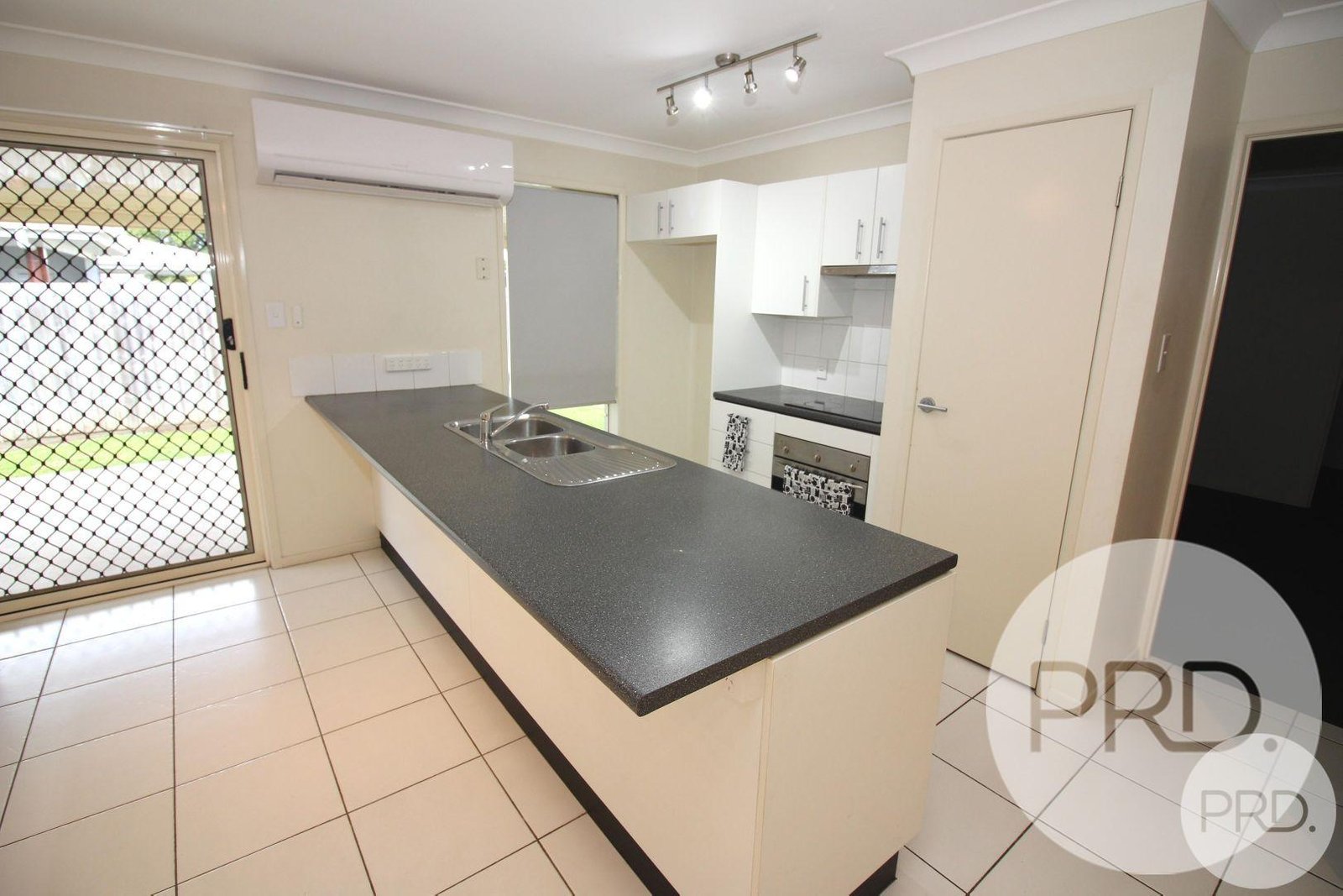 77 Wellington Street VIRGINIA 3