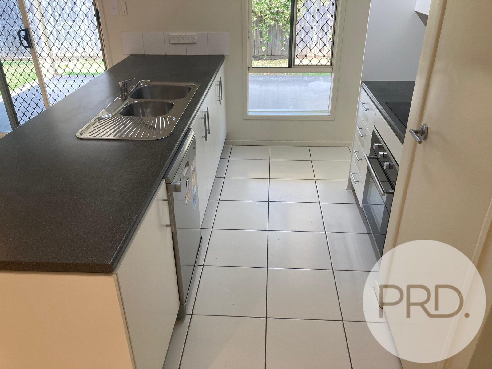 77 Wellington Street VIRGINIA 4