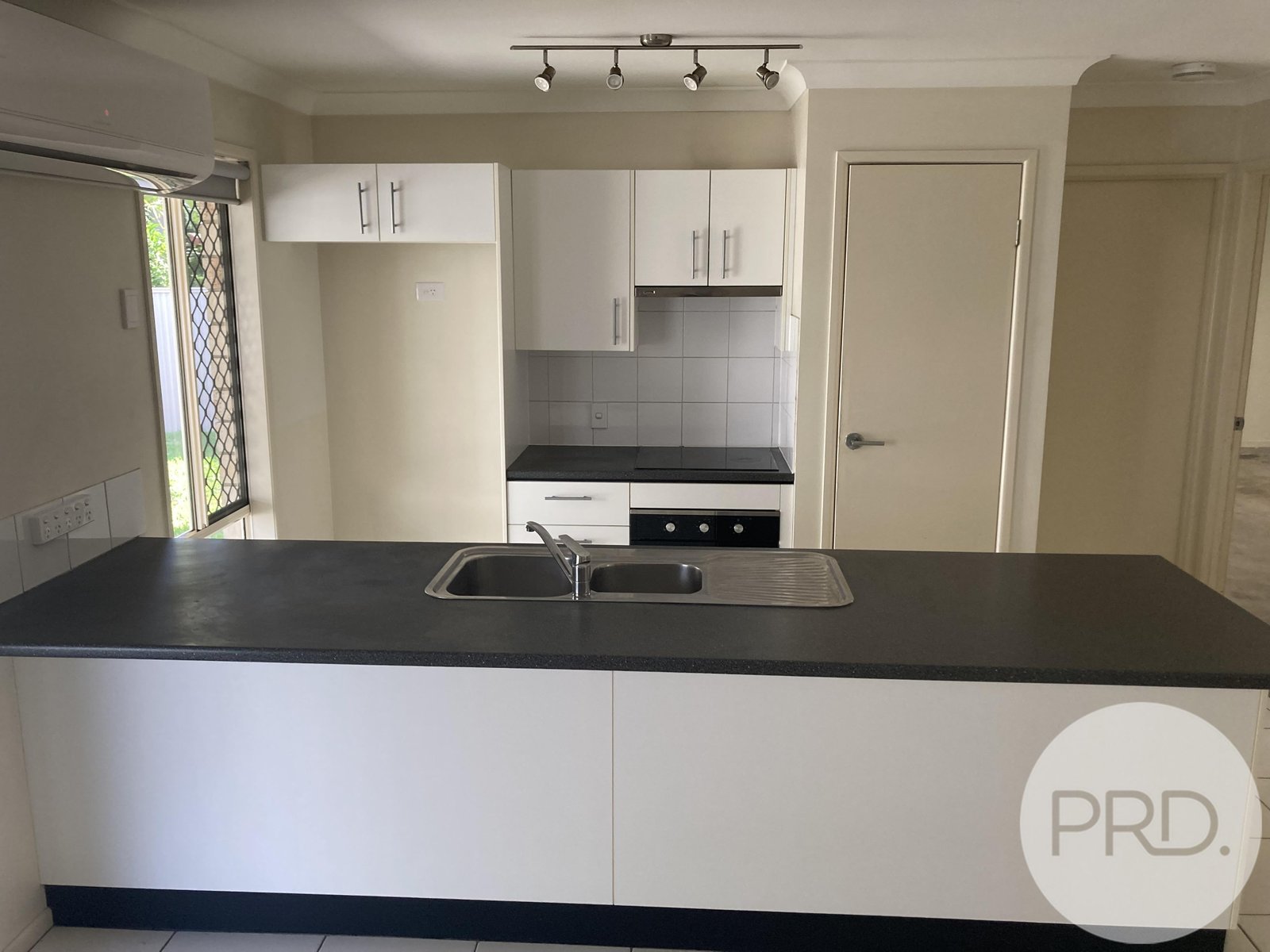 77 Wellington Street VIRGINIA 5