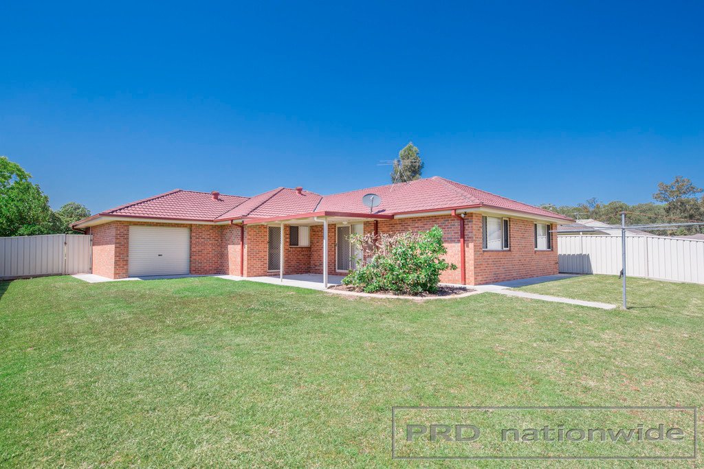 77 Worcester Drive EAST MAITLAND 16