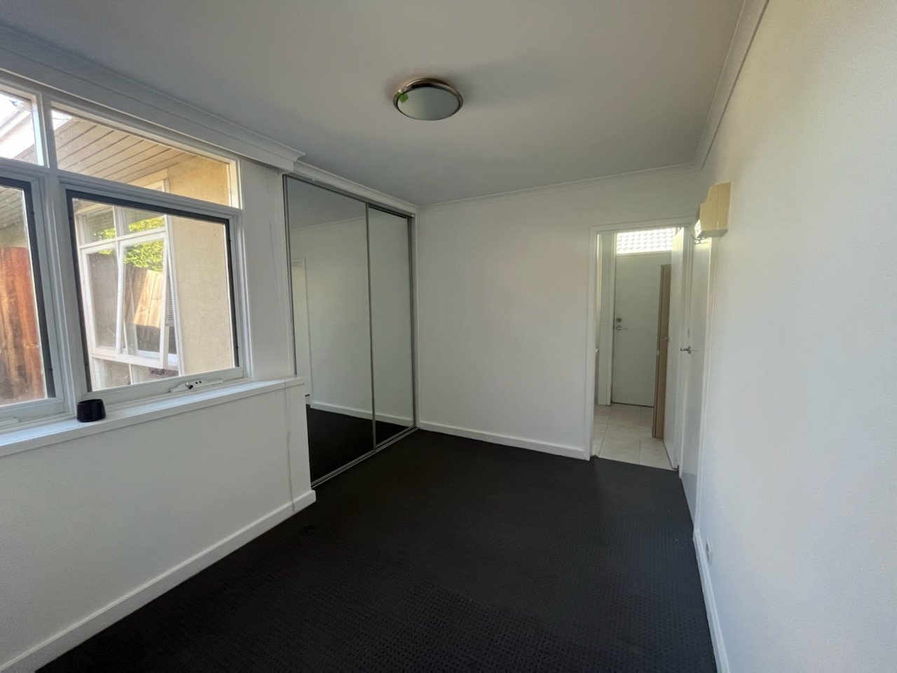 Gallery: 7/70 Grange Road