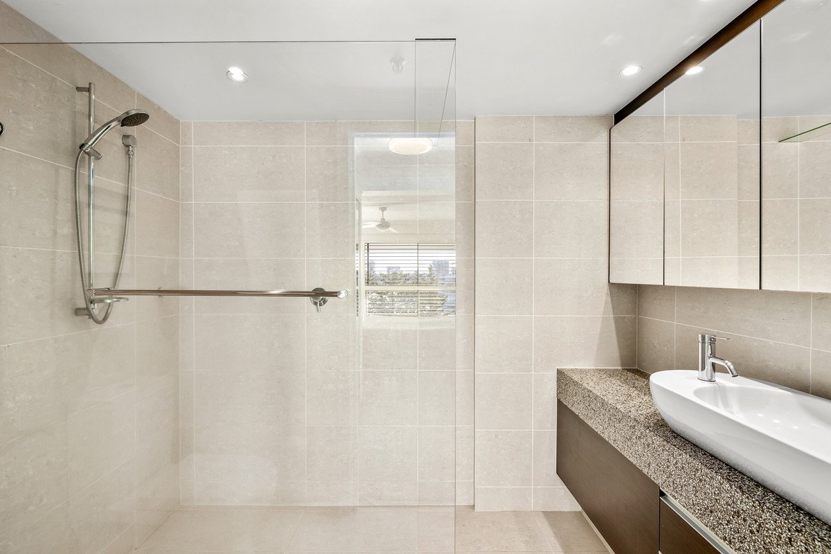 77/45 Hayle Street BURLEIGH HEADS 8