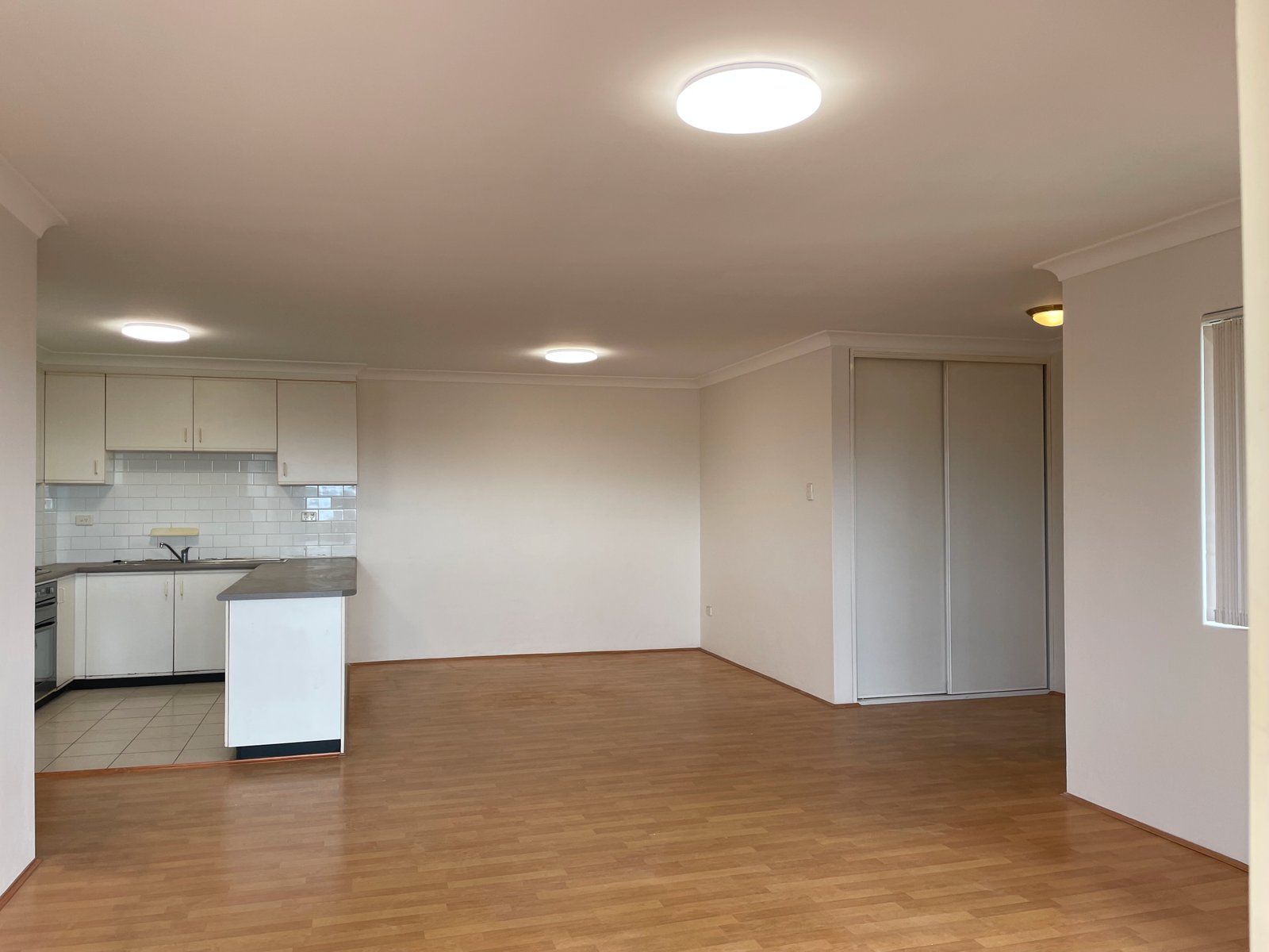 7/76-78 Queens Road HURSTVILLE 1