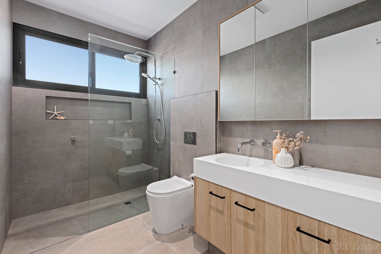 Real Estate and Property in 7/77 Hitchcock Avenue, Barwon Heads, VIC