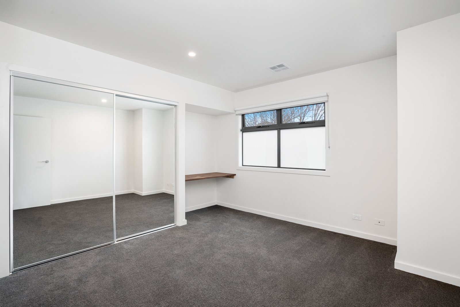 Gallery: 77a Haldane Street
