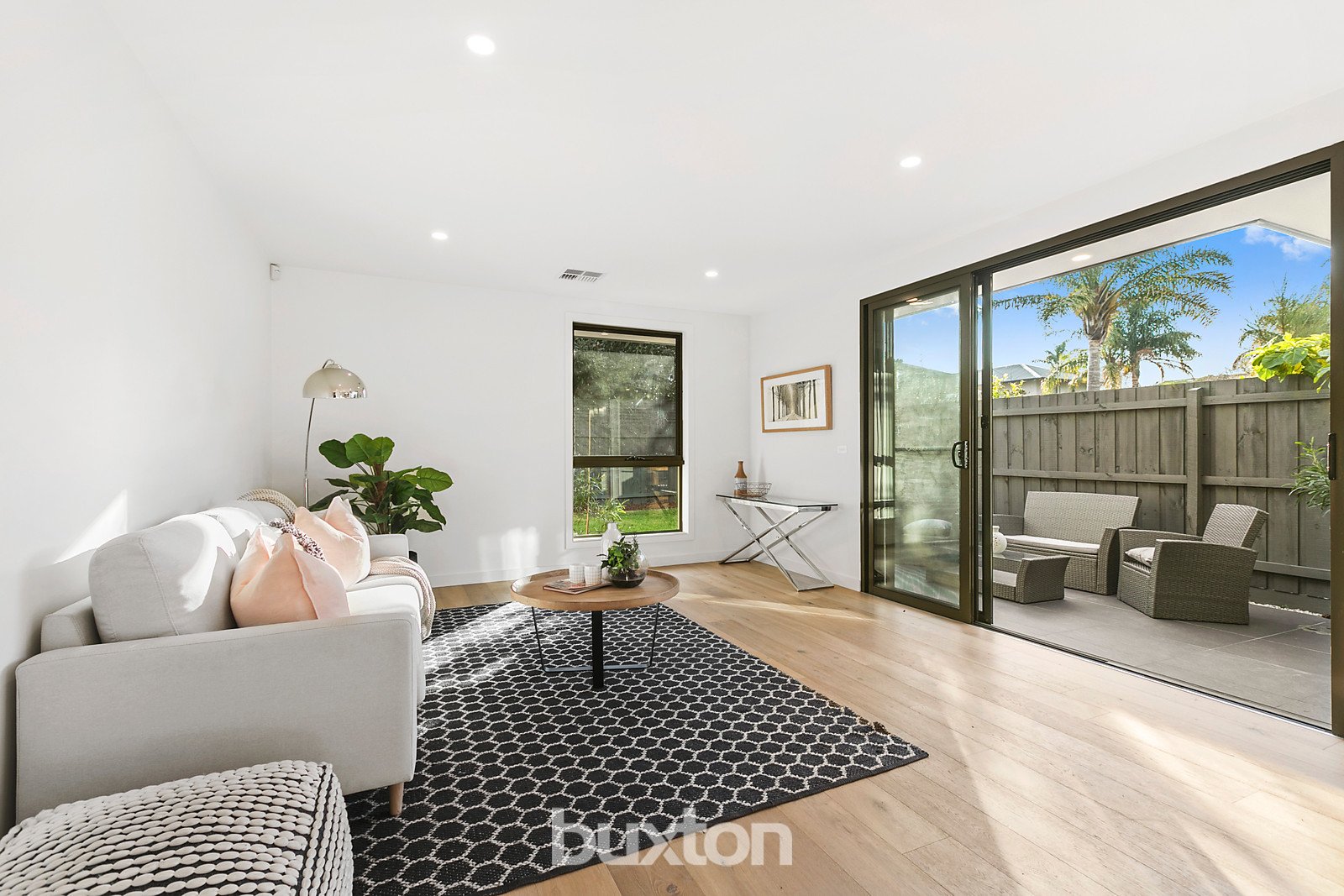 Gallery: 77b Haldane Street