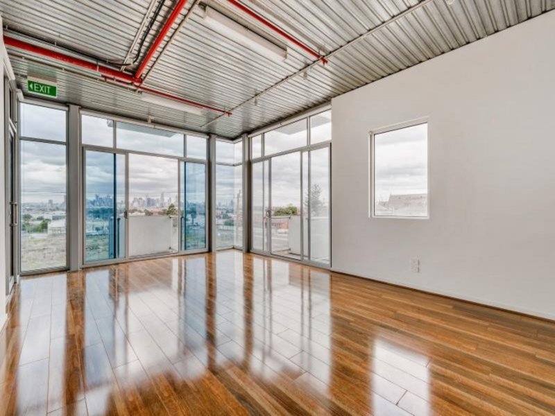 Gallery: 7/8-18 Whitehall Street