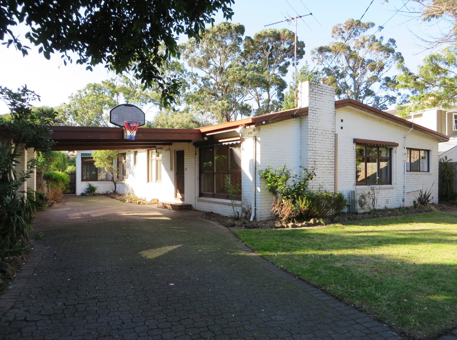 Photos: 78 Albenca Street