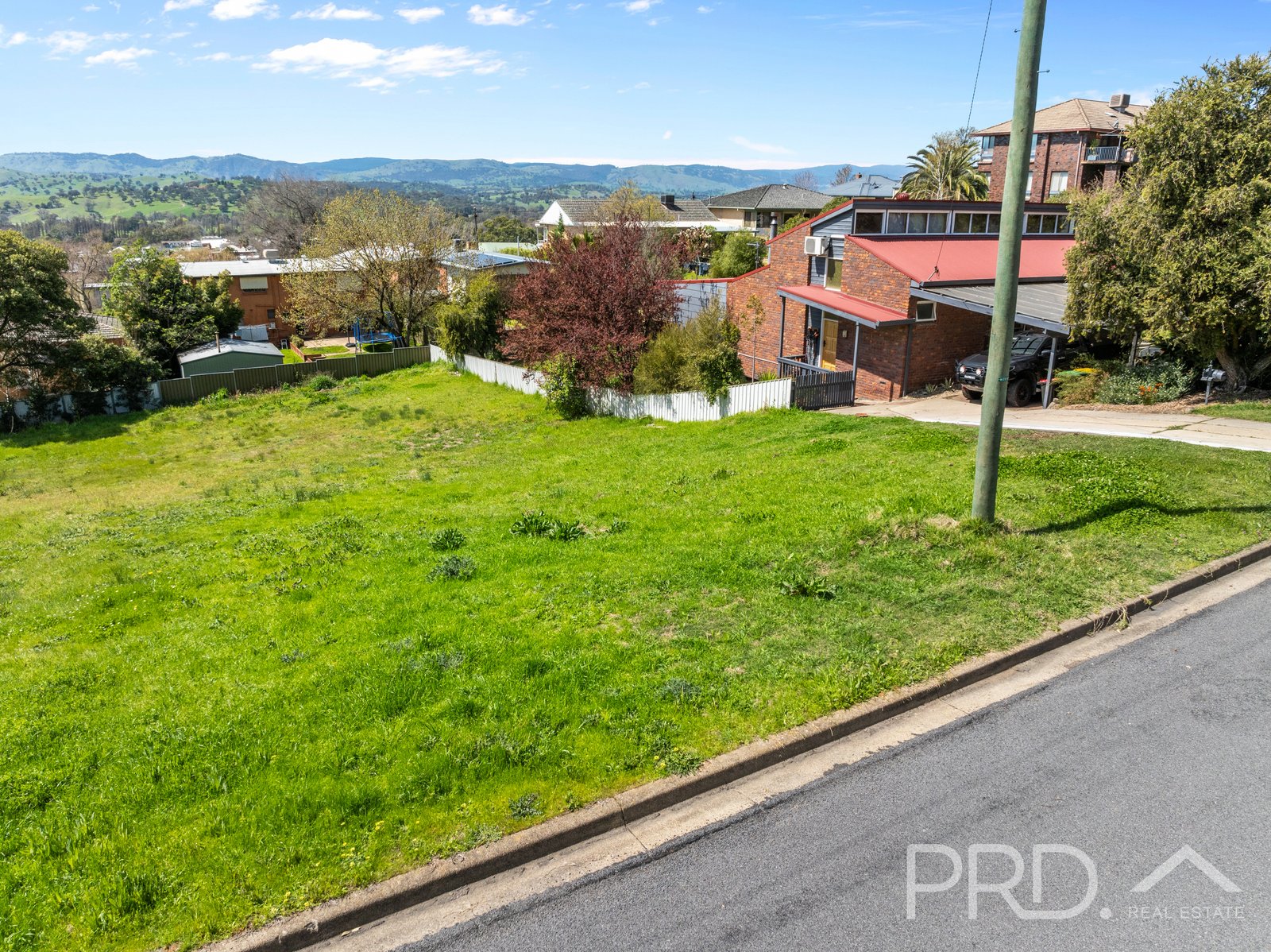 78 Dalhunty Street TUMUT 10