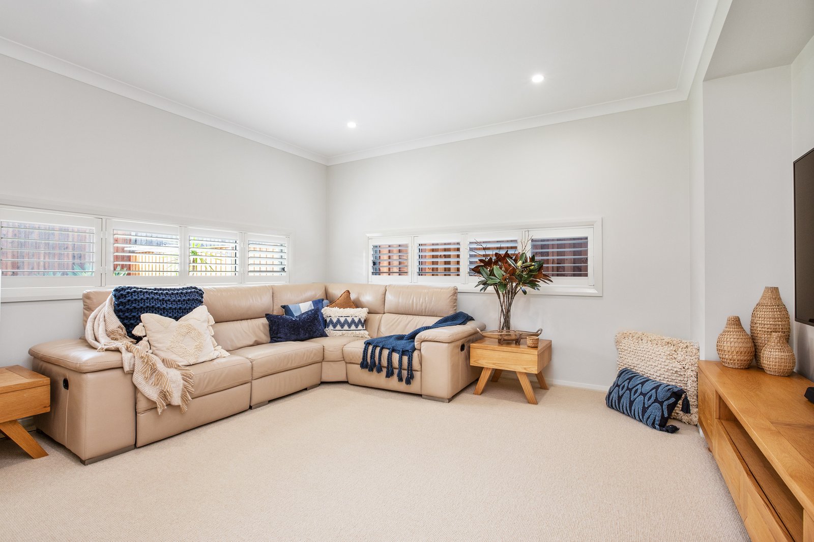 78 Emperor Parade CHISHOLM 10
