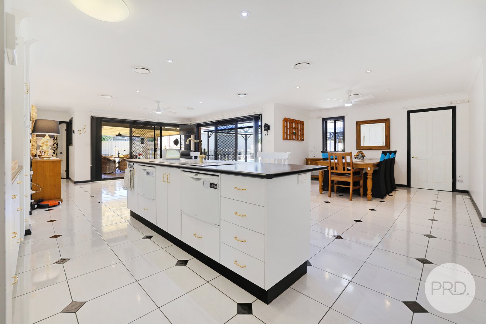 78 Gill Street MOONBI 7