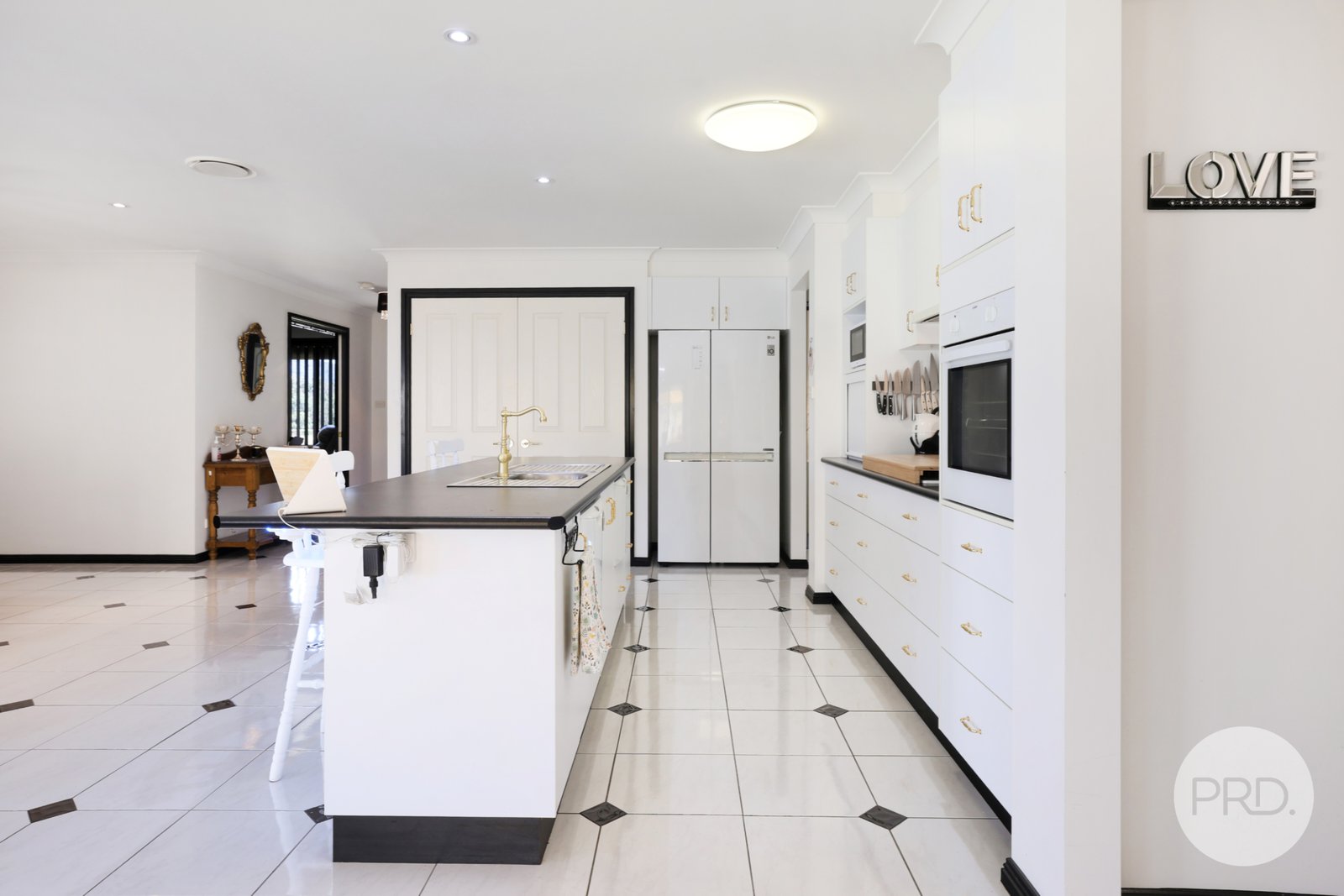 78 Gill Street MOONBI 11