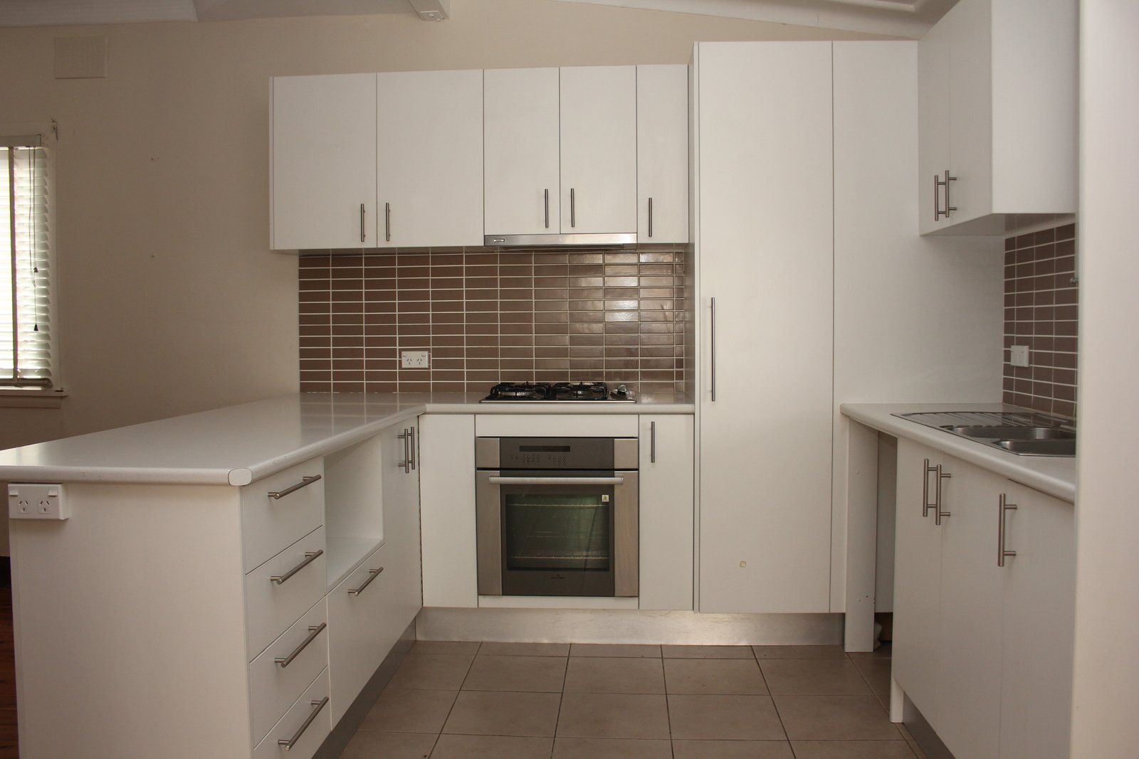 78 Hollywood Street MONTEREY 3