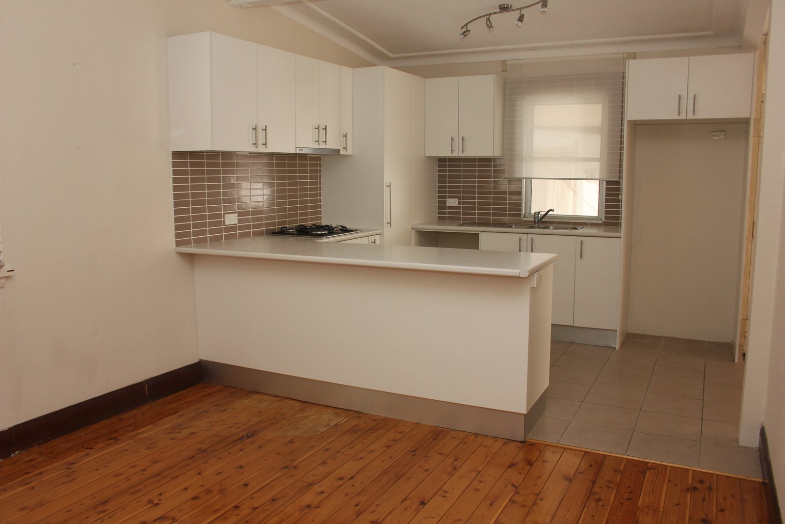 78 Hollywood Street MONTEREY 2